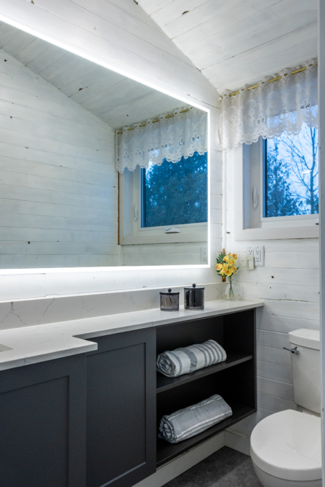 Home interior photography of modern bathroom.